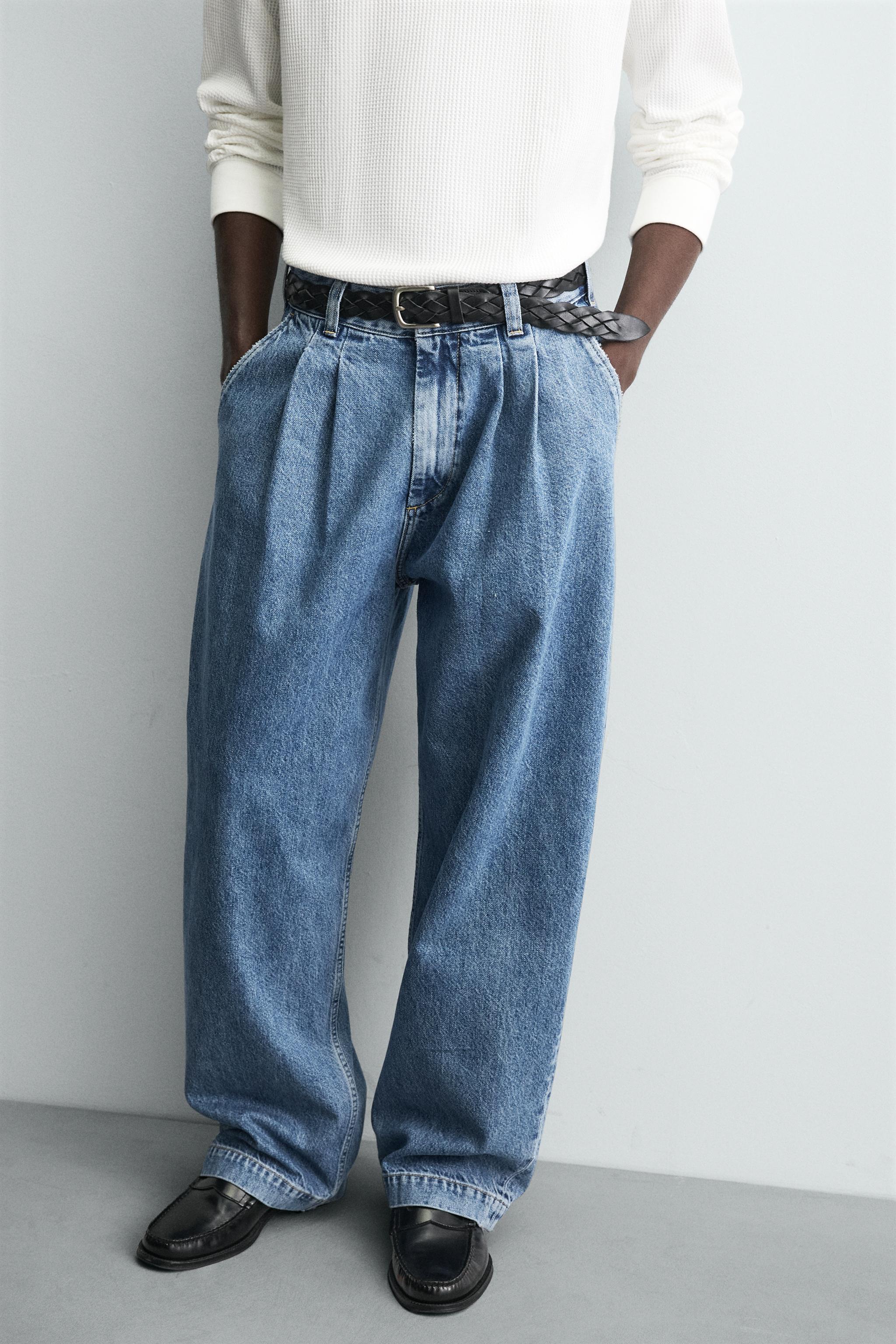 PLEATED WIDE FIT JEANS